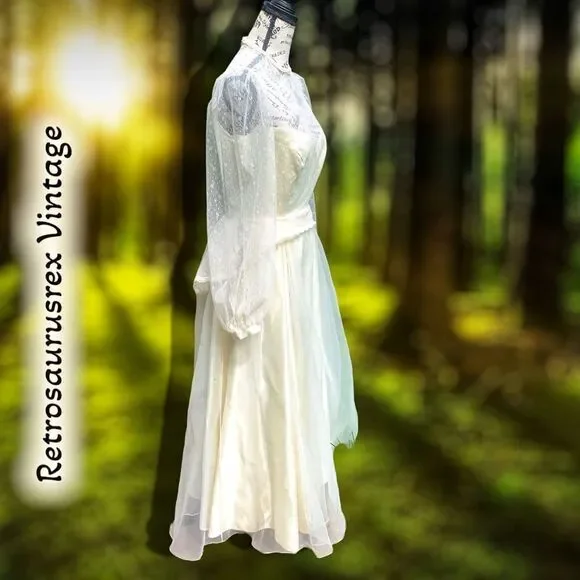 VINTAGE 1950’s Pinup Peplum Pearl Satin & Lace Wedding Gown, Medium - Picture 5 of 12